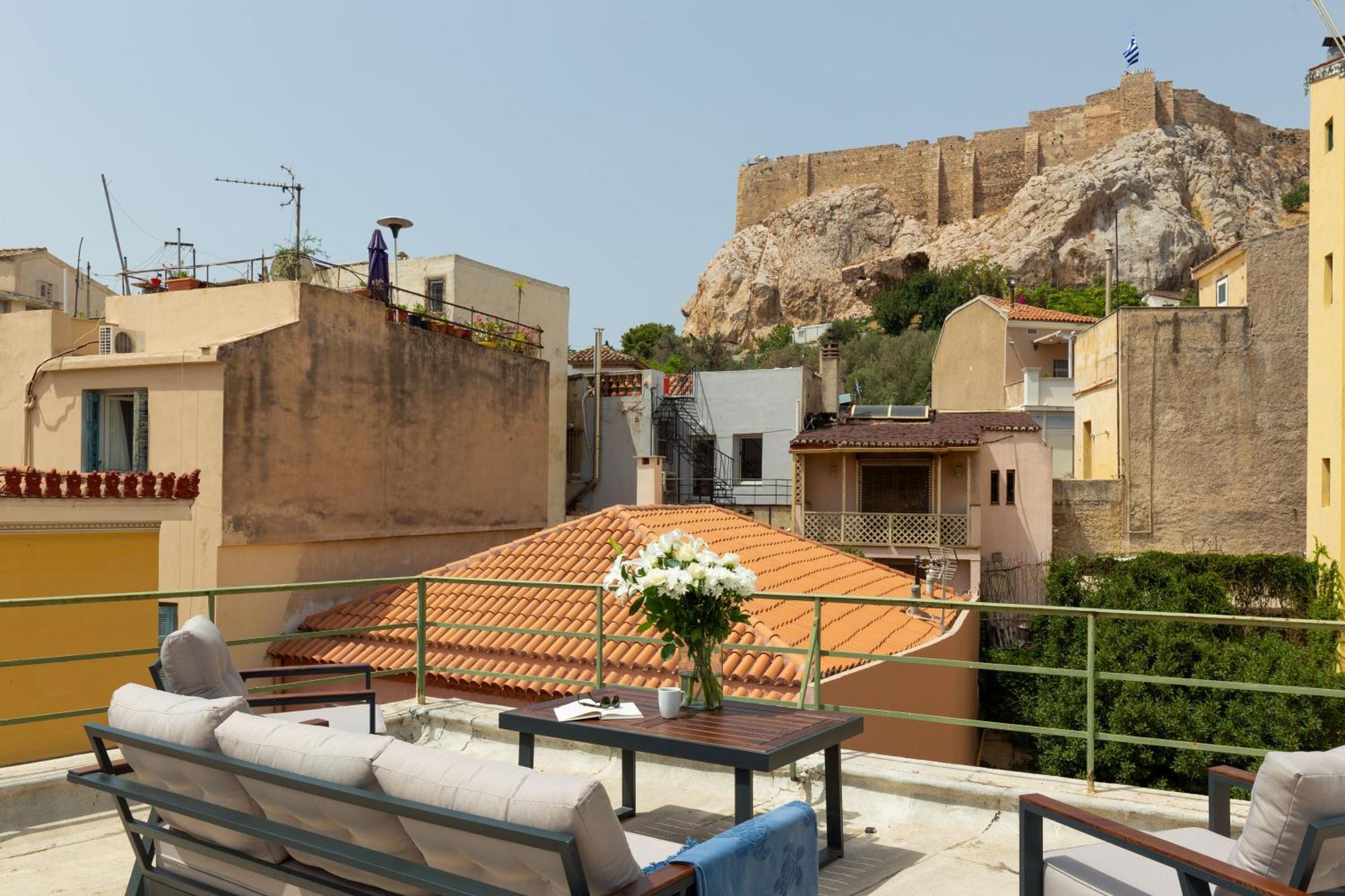 Holodek Apartments : Akropolis Aten Exteriör bild